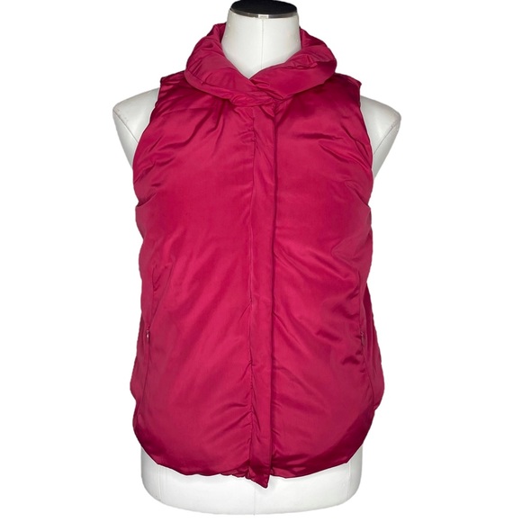 GAP Burgundy Puffer Zip Vest size Small - Picture 2 of 14